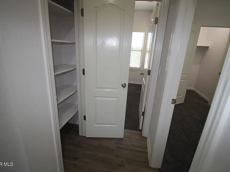 620 Adrian Arellano St W — Photo 63