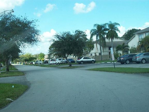 4th image of 10675 NW 30th Pl APT 5