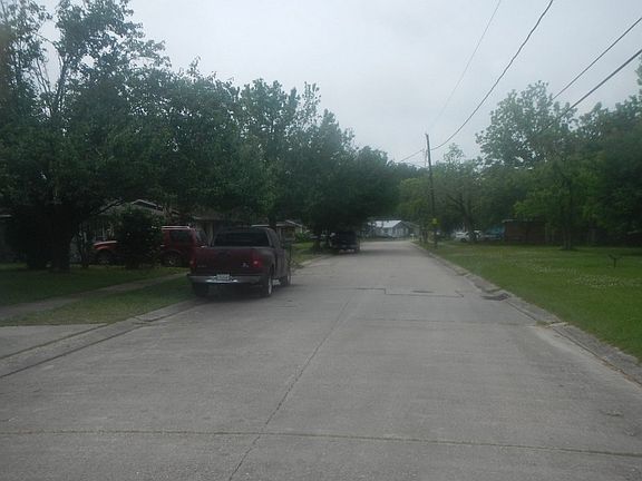4th image of 617 Wiegand Dr
