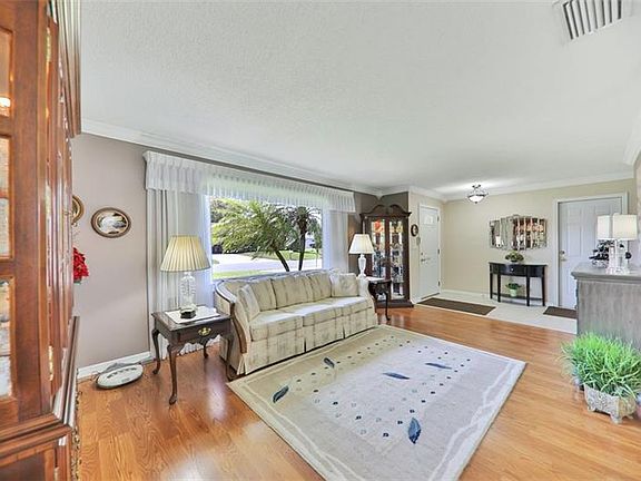 4th image of 1705 Cypress Ct