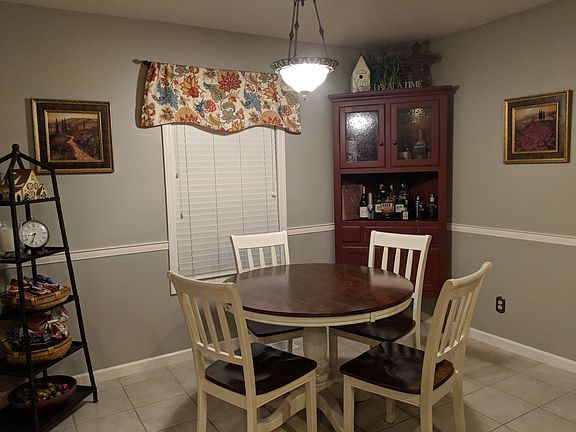 Breakfast nook