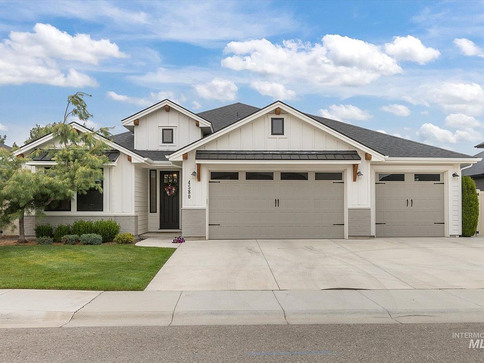 1st image of 4580 N Bryce Canyon Ave
