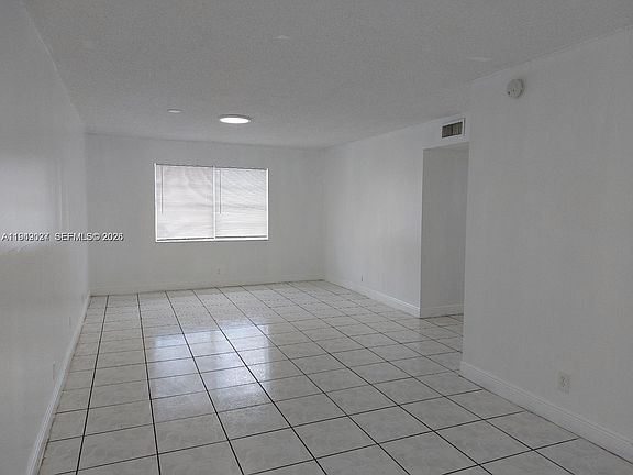 4th image of 1201 SW 50th Ave APT 213-4