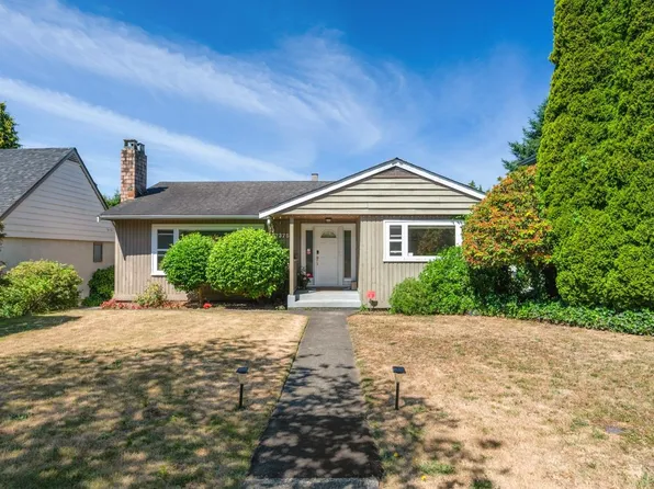 7375 Laburnum St, Vancouver, BC V6P 5N2