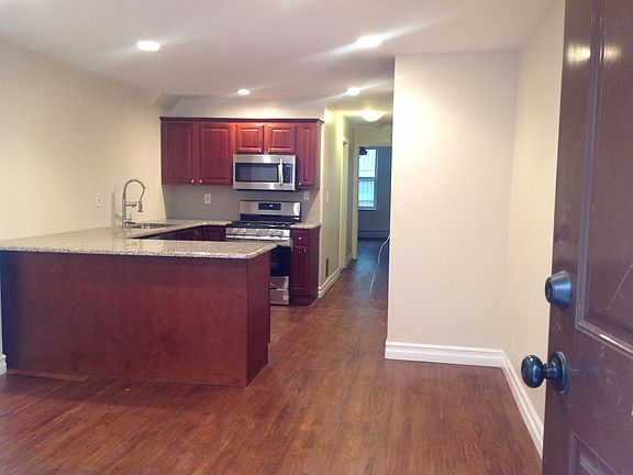 2nd image of 20 Madison Ave