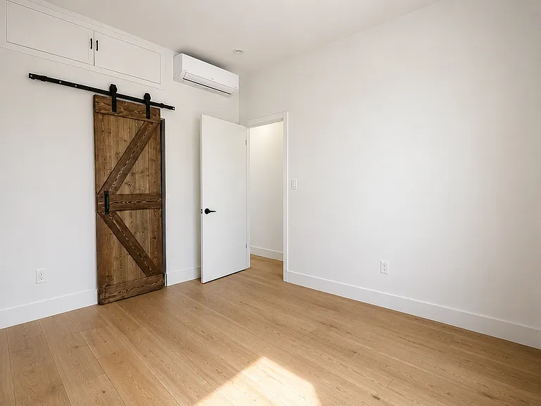 1586 De Kalb Ave #3E — Photo 7