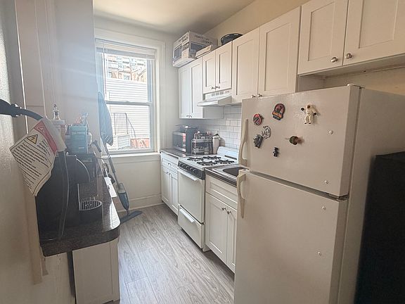 3rd image of 311 S 20th St APT 35