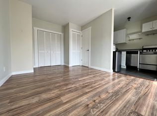 902 N 72nd St, Seattle, WA 98103