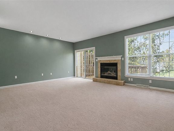 3rd image of 10522 Forest Hill Dr