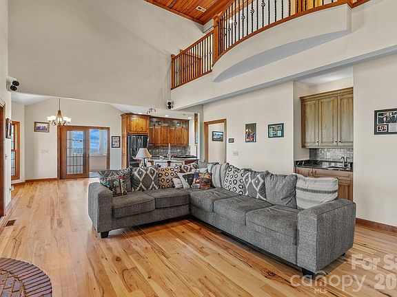5th image of 498 Pinnacle Pkwy