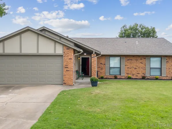 8918 E 60th St, Tulsa, OK 74145