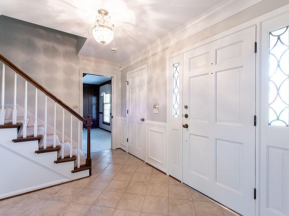 3rd image of 808 Bowmore Pl