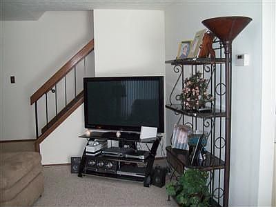 5th image of 5465 Millwood Ln APT D
