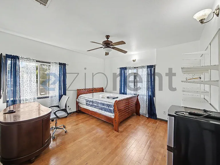 233 S Benton Way — Photo 27