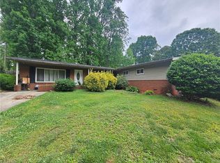 4004 S Fremont Dr, Greensboro, NC 27407