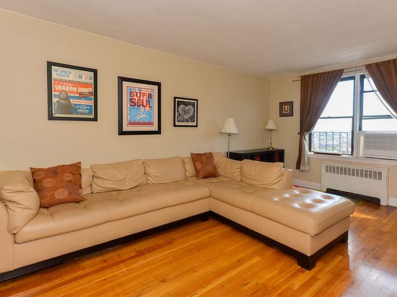 2nd image of 3840 Greystone Ave APT 6N