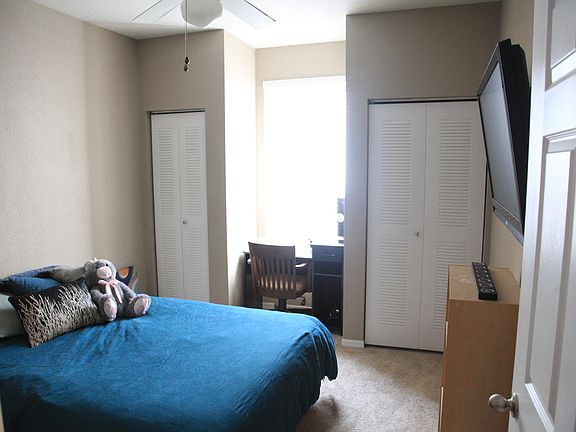 4th image of 13700 Richmond Park Drive N #403