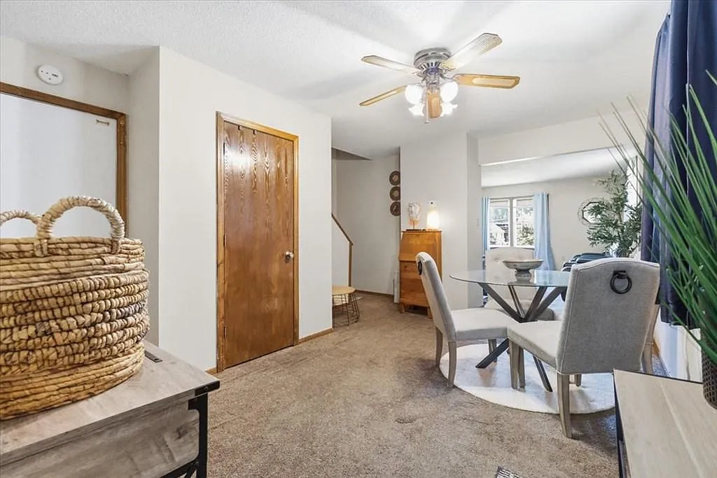 33 Marvin Ave — Photo 3
