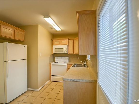 4th image of 3715 W Zelma St APT 2