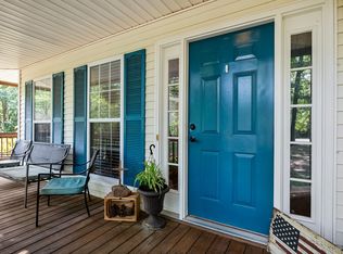 345 Beechwood Dr, Burns, TN 37029