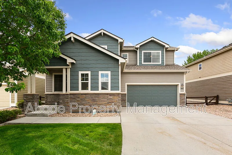 3 bed, 3.0 bath, 1626 sqft, $2,600 — Photo 2