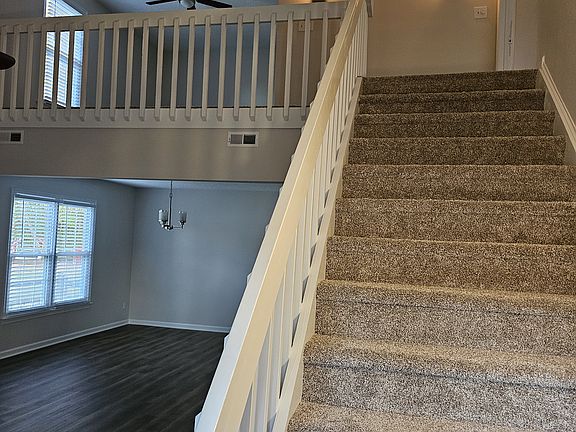 4th image of 124 Ashford Dr