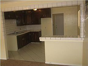 5th image of 2220 Larcus Ave
