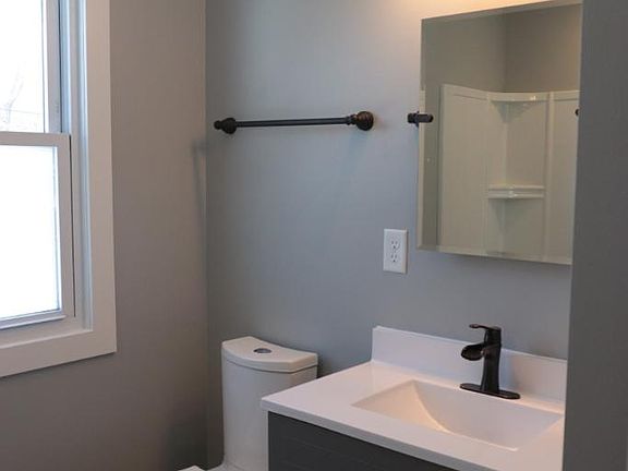 3rd image of 1140 Lois Ave