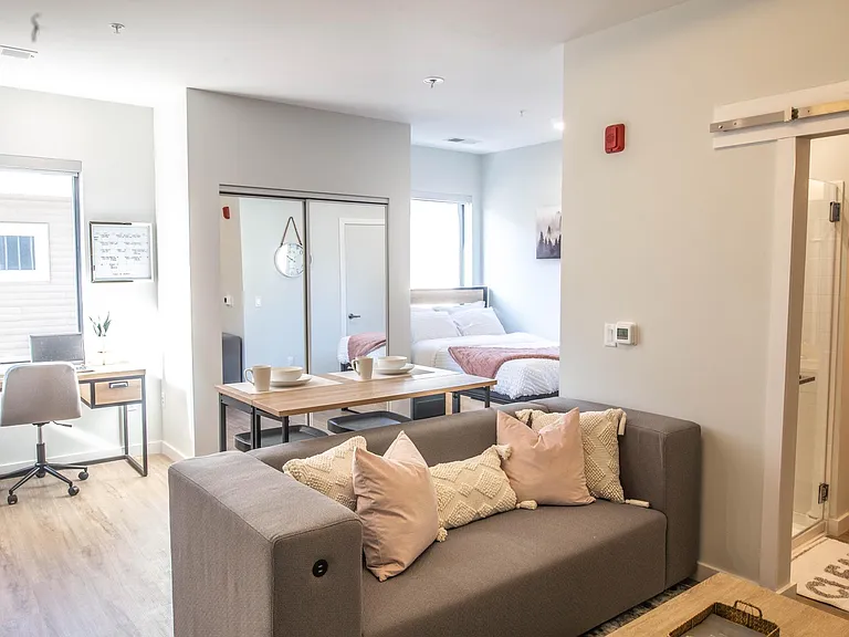 504 E Stoughton St — Photo 33