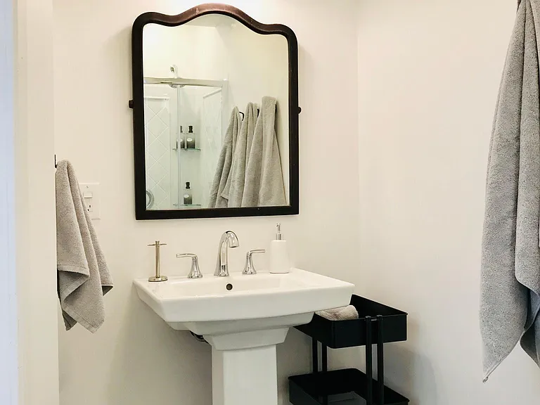 Room 2 ensuite full bathroom (with walk-in shower)