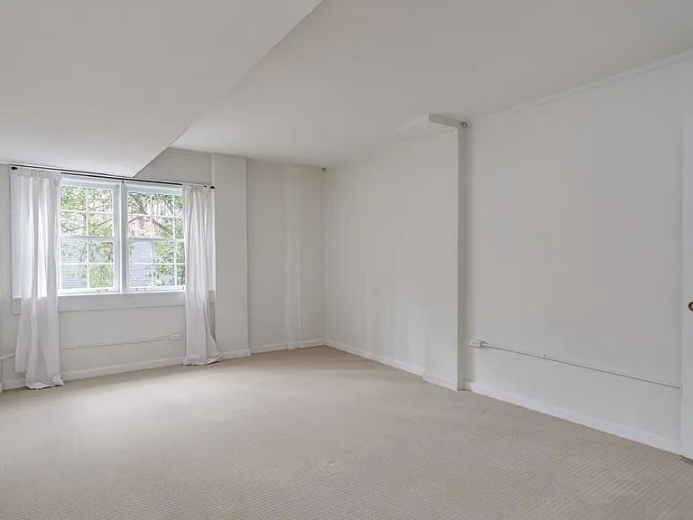 4601 Club Cir NE — Photo 21