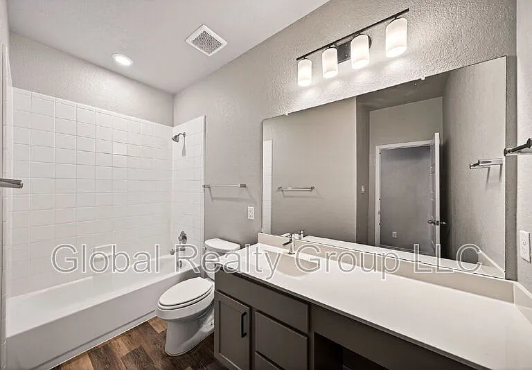 4610 Sebastian Oak — Photo 9