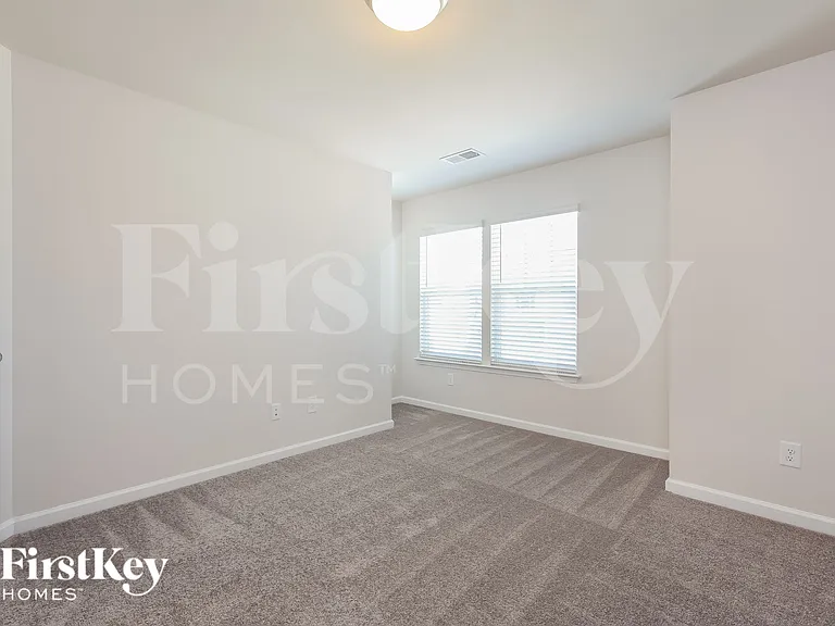 613 Goldburn Way — Photo 12