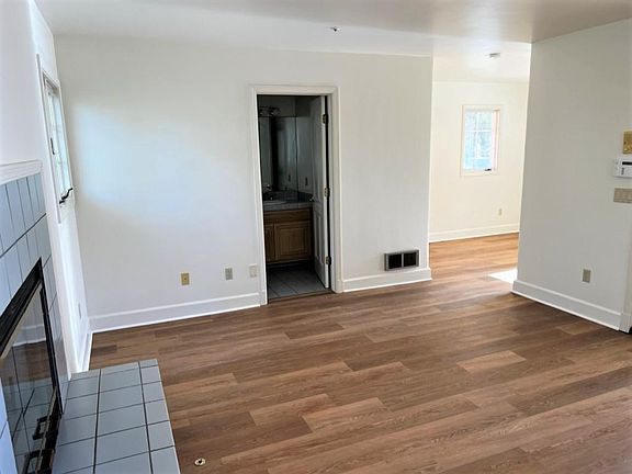 3rd image of 3100 Fergusson Ln