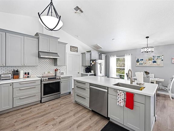 3rd image of 11240 MARQUERITE AVENUE