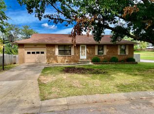 1307 E Parkview St, Ozark, MO 65721