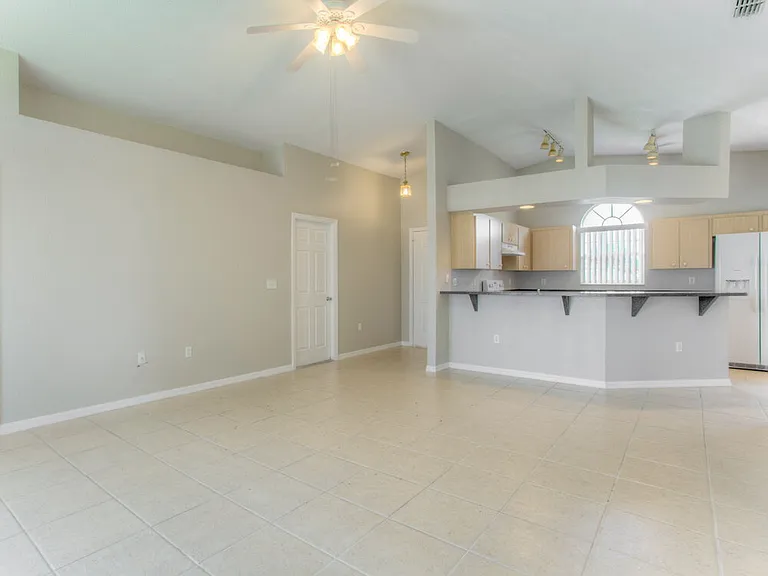 4944 Palm View Dr N — Photo 6
