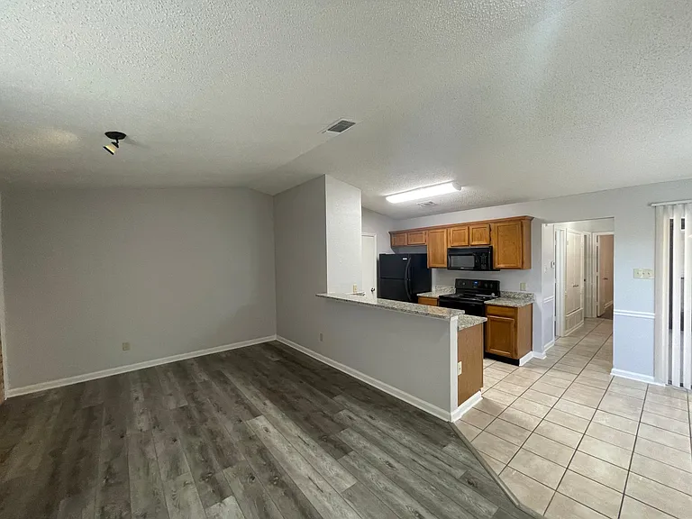 3403 S Meadow Dr — Photo 3