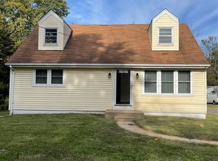 11669 Larimore Rd, Saint Louis, MO 63138