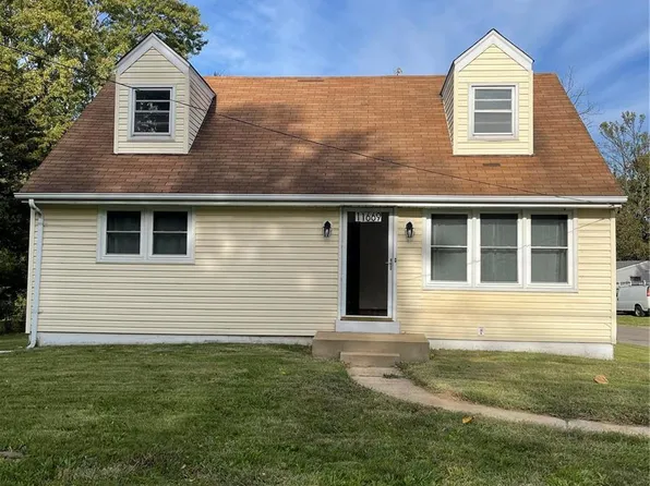 11669 Larimore Rd, Saint Louis, MO 63138