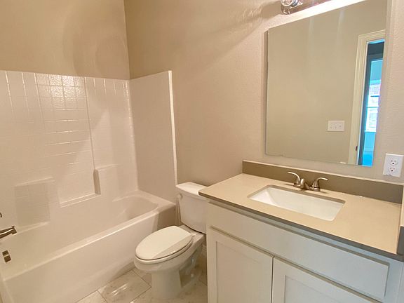 5th image of 2931 Peony Dr