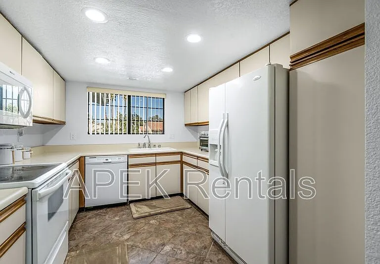 2701 E Mesquite Ave E #24 — Photo 11