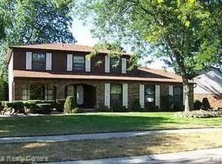 33418 Vargo Dr, Livonia, MI 48152