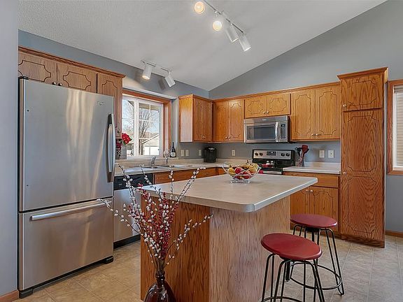 4th image of 1672 Forest Glen Cir