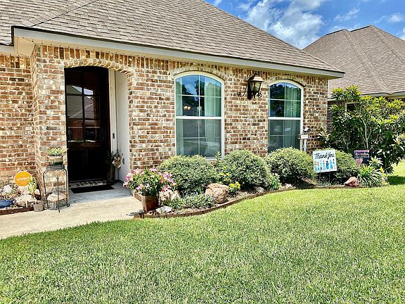 2nd image of 505 Wisteria Bend Cir