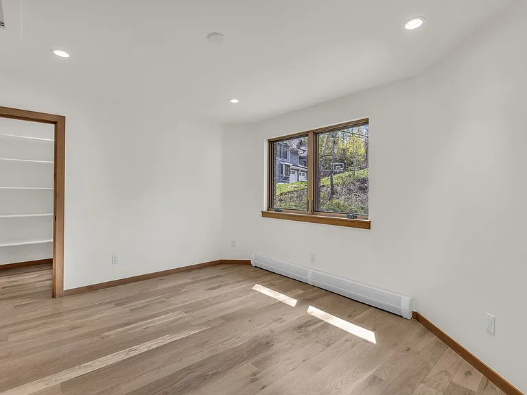7346 Pinebrook Rd — Photo 29