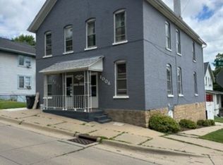 1006 Walnut St #1, Dubuque, IA 52001