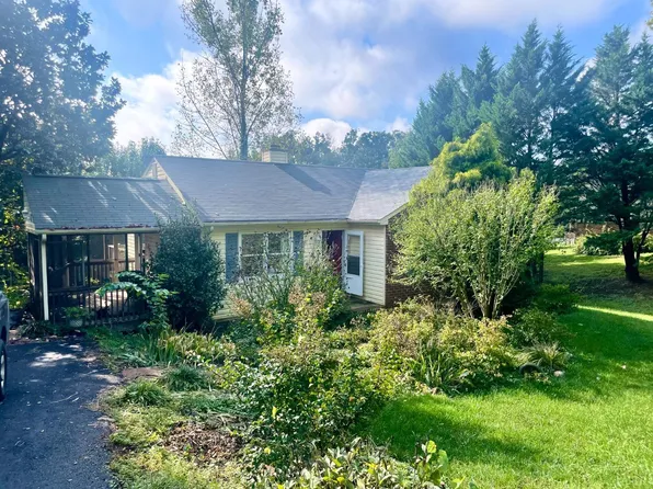 124 Nottaway Dr, Madison Heights, VA 24572