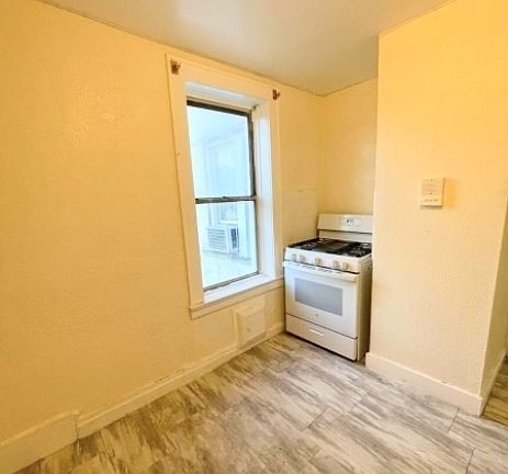 5th image of 148 Chancellor Ave APT D8