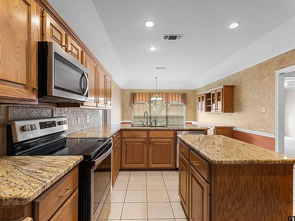 4th image of 1104 Lonnie Dr